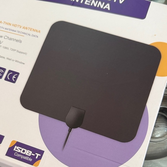 Digital HDTV Antenna - Black - Picture 3 of 7